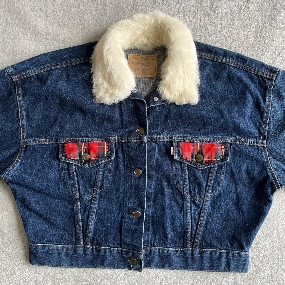 Vintage Levi's Fur Collar Denim Trucker Jacket Women's Size M USA - Picture 3 of 10